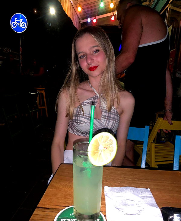 lihi.k_ instagram image archive image