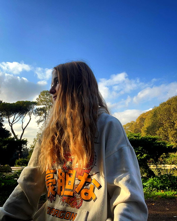 lihi.k_ instagram image archive image