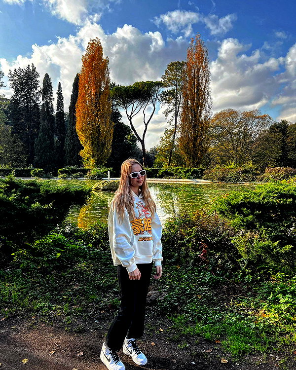 lihi.k_ instagram image archive image