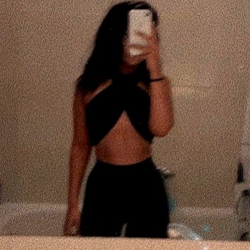 liiuuar instagram image archive image