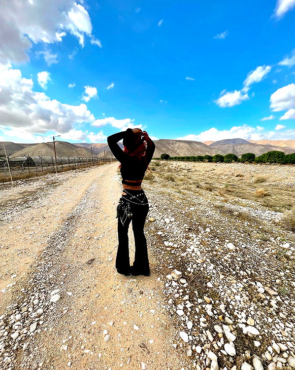 liiuuar instagram image archive image