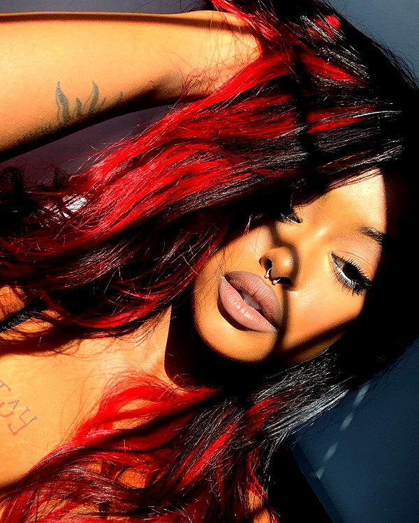liiuuar instagram image archive image
