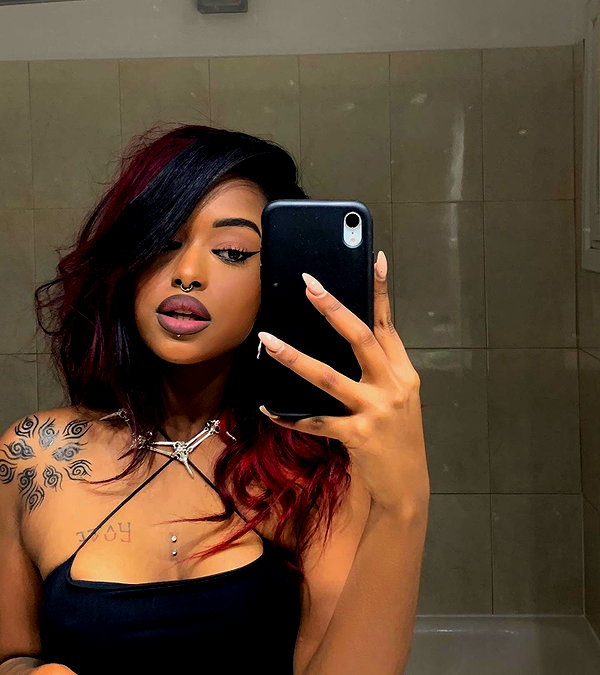 liiuuar instagram image archive image
