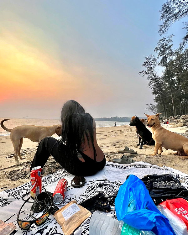 liiuuar instagram image archive image
