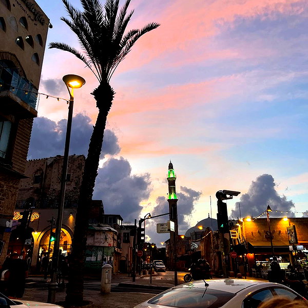 liiuuar instagram image archive image