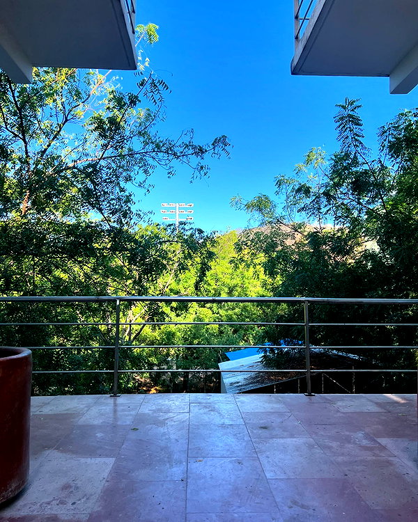 liiuuar instagram image archive image