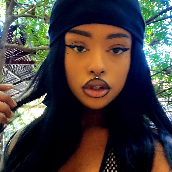liiuuar instagram image archive image