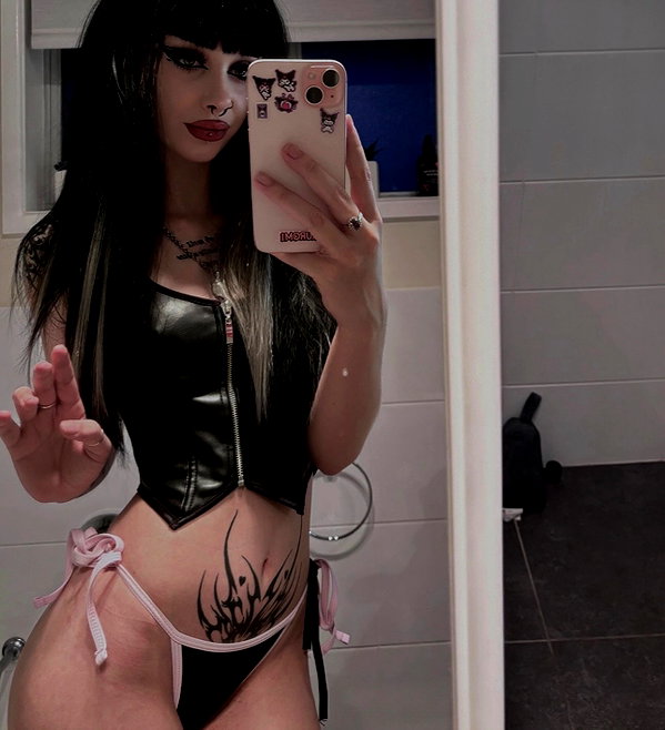 livindeadyaz instagram image archive image