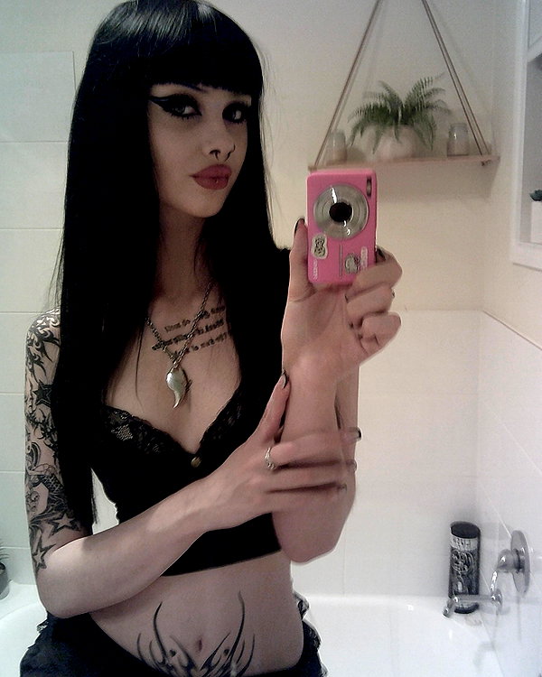 livindeadyaz instagram image archive image