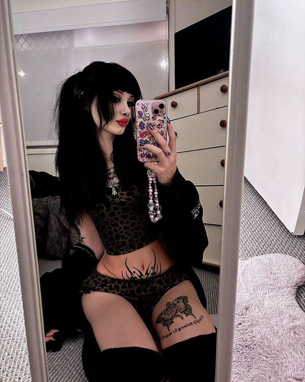 livindeadyaz instagram image archive image