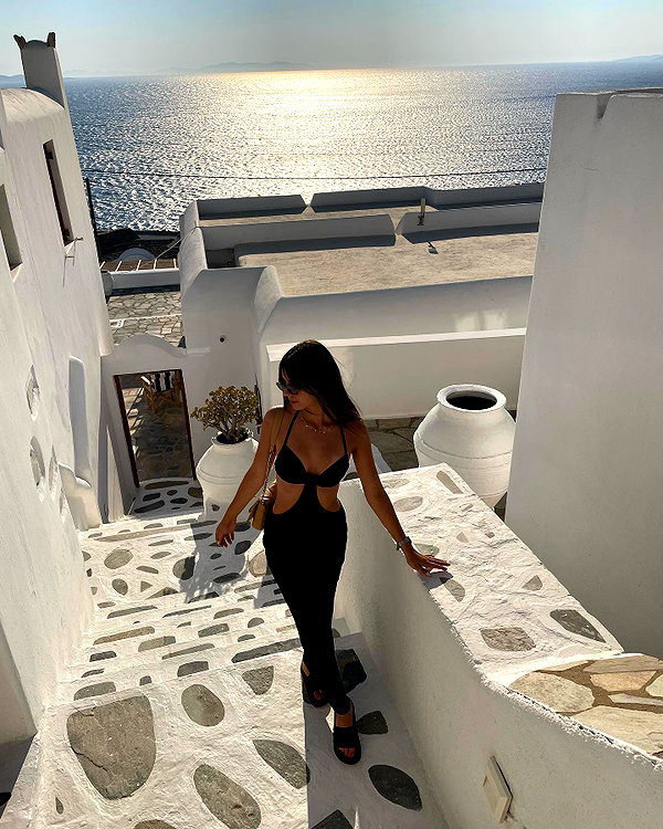 liya_manor_ instagram image archive image