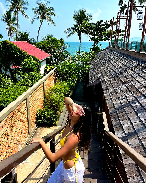 liya_manor_ instagram image archive image