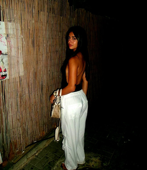 liya_manor_ instagram image archive image