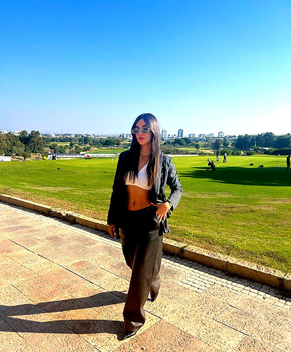 liya_manor_ instagram image archive image