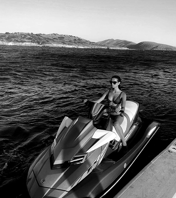 lizakovalenkoo instagram image archive image
