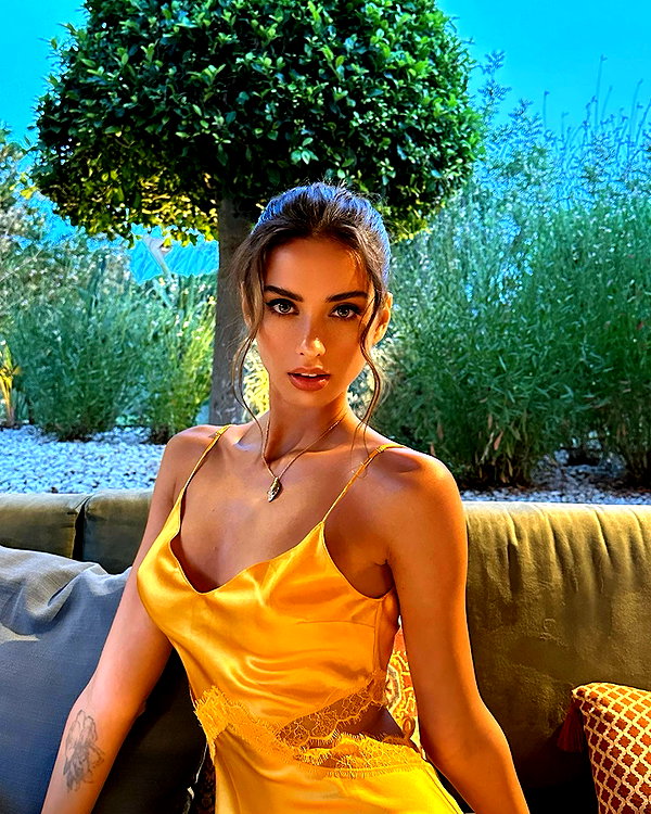 lizakovalenkoo instagram image archive image