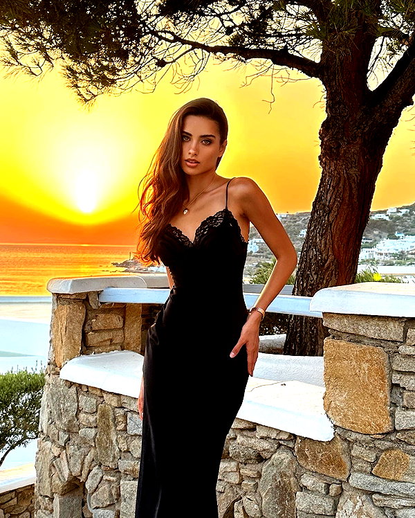 lizakovalenkoo instagram image archive image