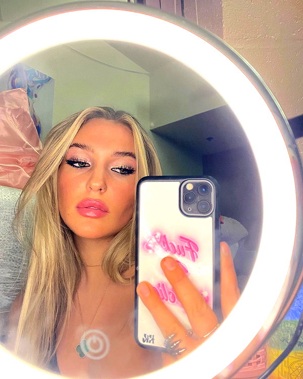 lizrrossi instagram image archive image