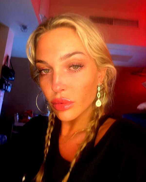 lizrrossi instagram image archive image