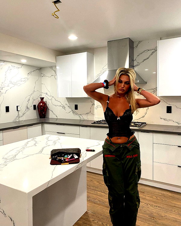 lizrrossi instagram image archive image
