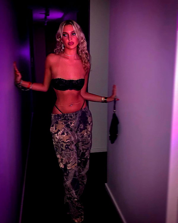 lizrrossi instagram image archive image