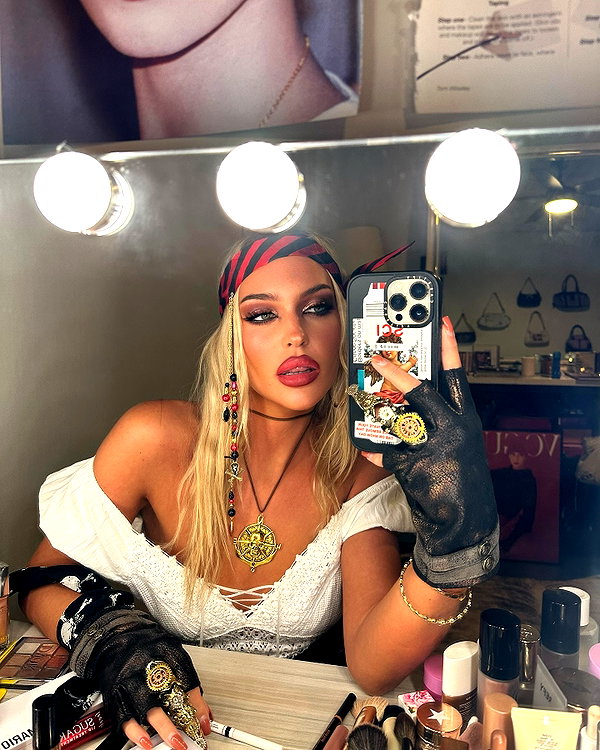 lizrrossi instagram image archive image