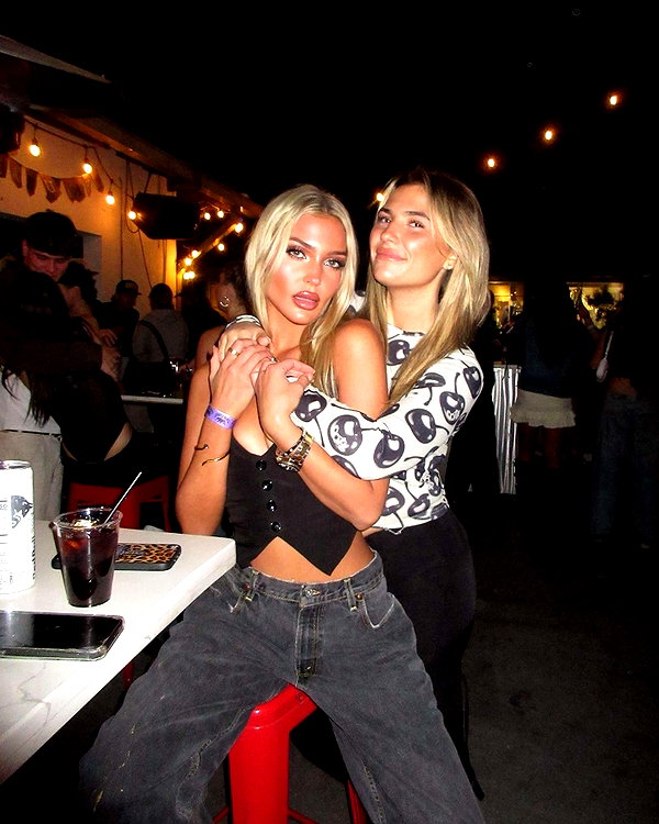 lizrrossi instagram image archive image