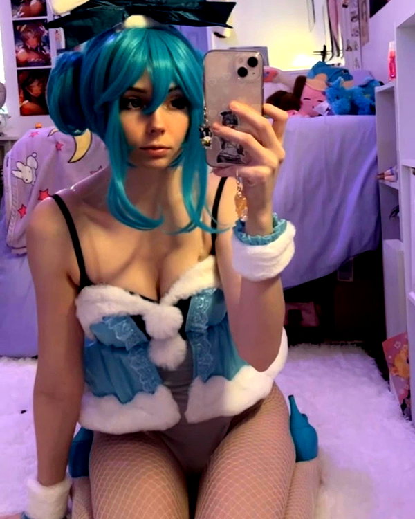 lolyomie instagram image archive image