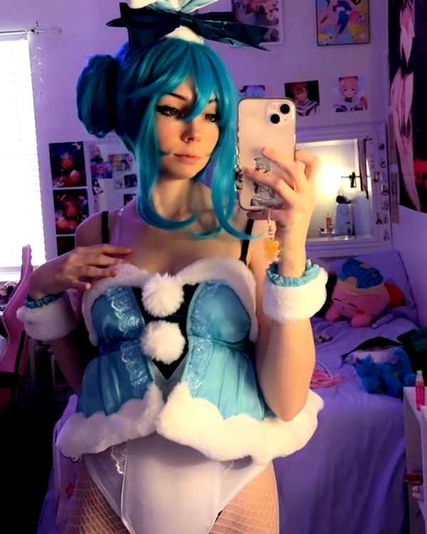 lolyomie instagram image archive image