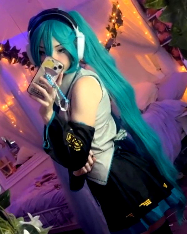 lolyomie instagram image archive image