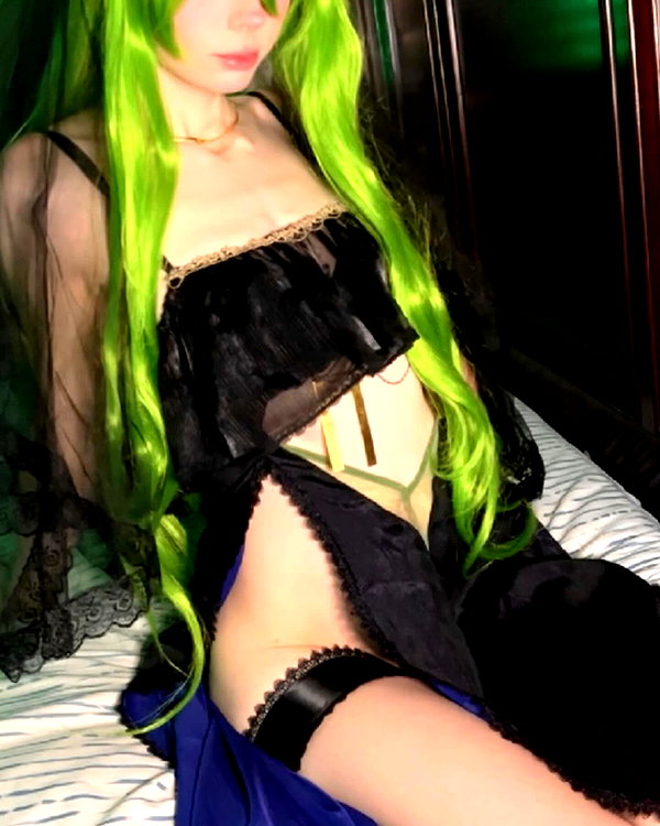 lolyomie instagram image archive image