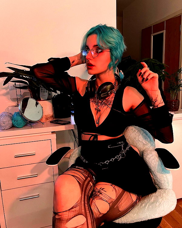lyracr0w0 instagram image archive image