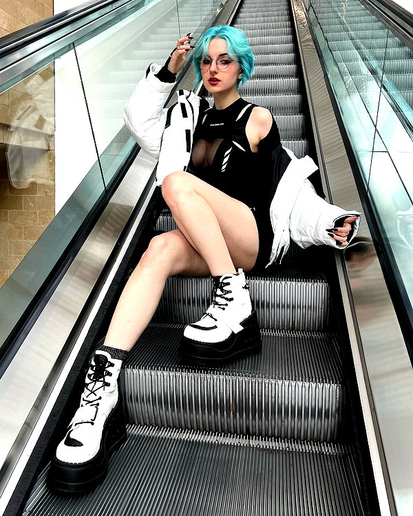 lyracr0w0 instagram image archive image