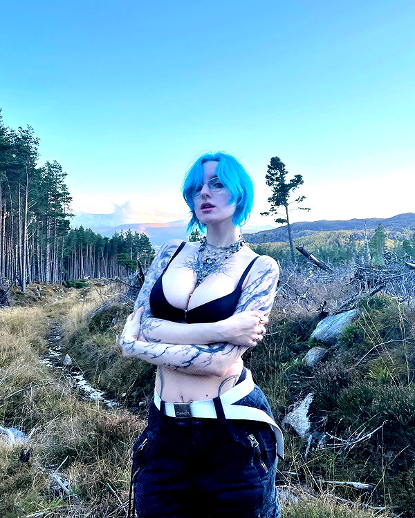 lyracr0w0 instagram image archive image