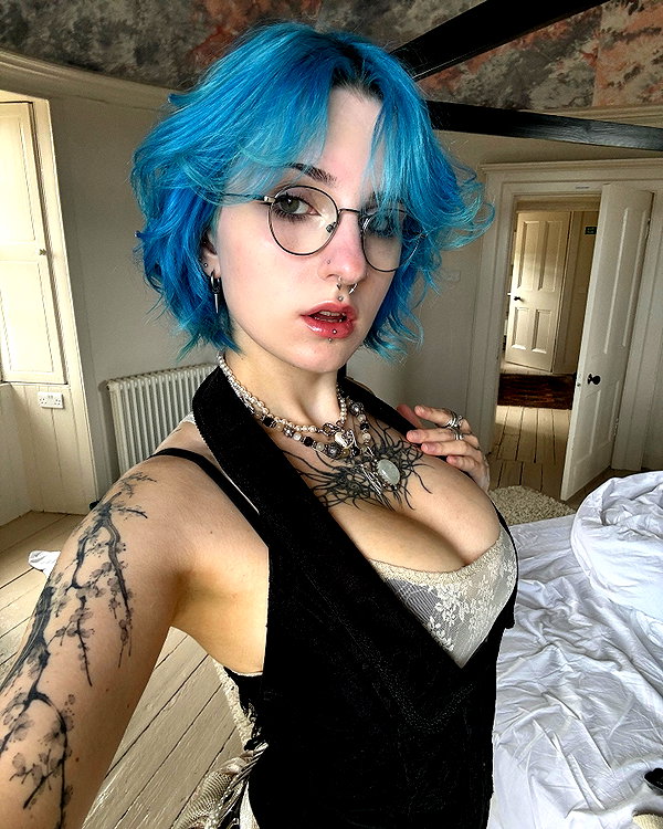 lyracr0w0 instagram image archive image