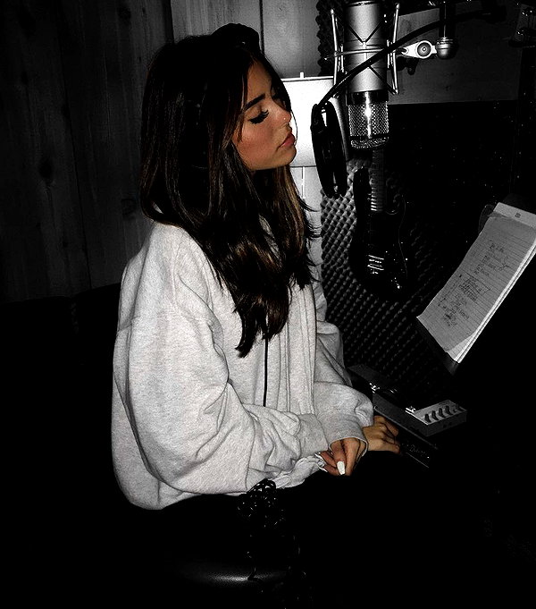 madisonbeer instagram image archive image