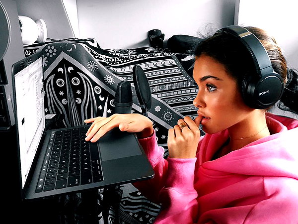 madisonbeer instagram image archive image