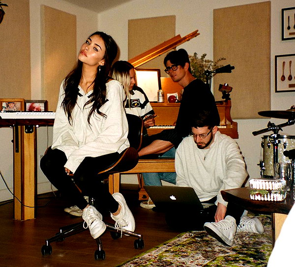 madisonbeer instagram image archive image
