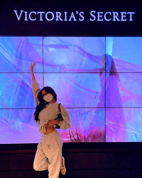 madisonbeer instagram image archive image