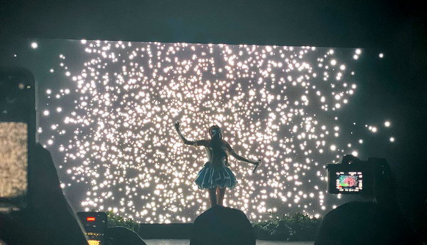 madisonbeer instagram image archive image