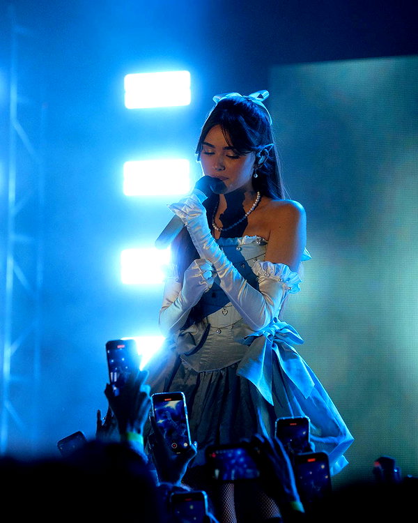 madisonbeer instagram image archive image