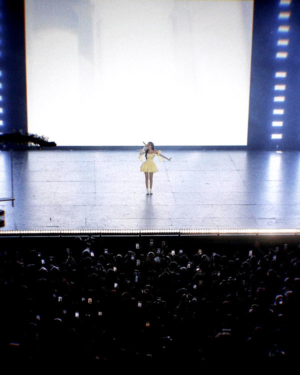 madisonbeer instagram image archive image