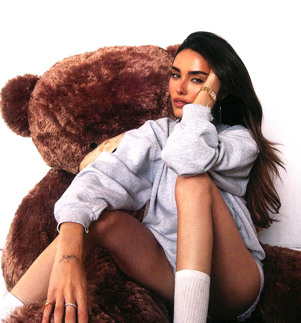 madisonbeer instagram image archive image