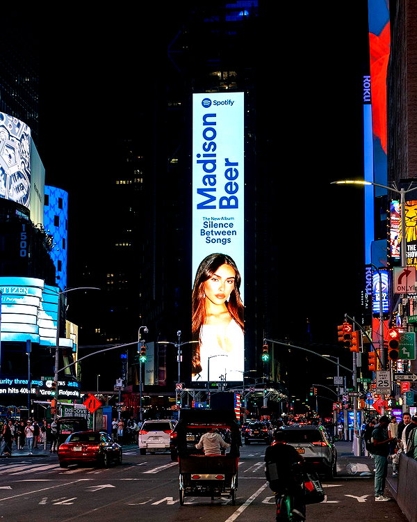 madisonbeer instagram image archive image