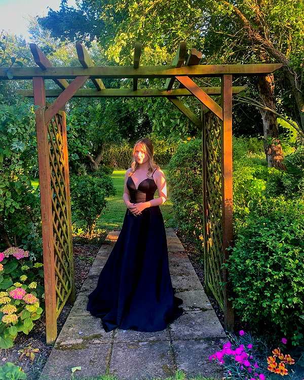 maeve.edwards.x instagram image archive image