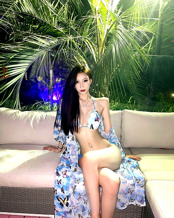 maymay_hitomi instagram image archive image