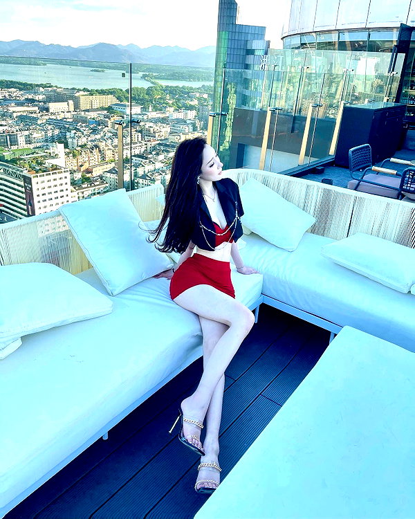 maymay_hitomi instagram image archive image