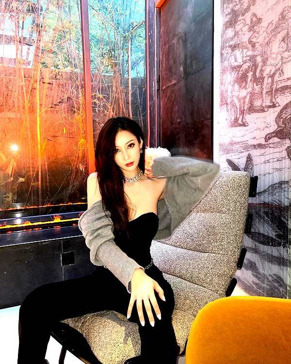 maymay_hitomi instagram image archive image