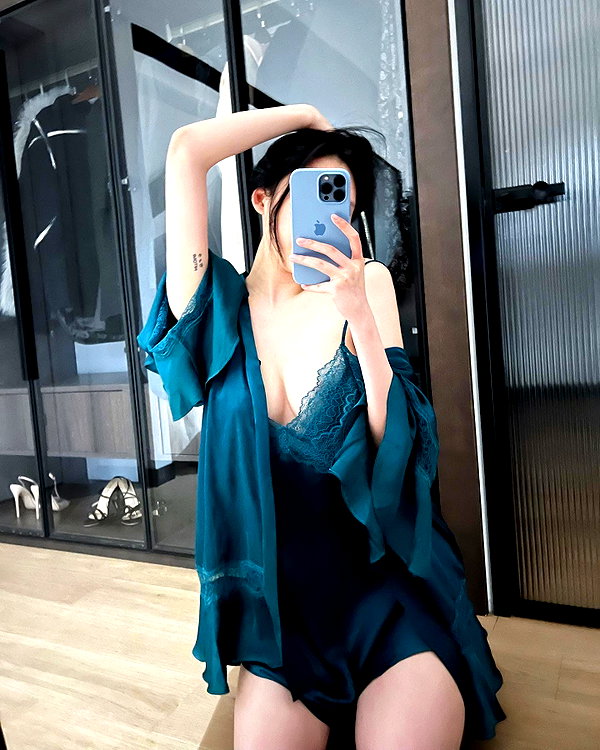 maymay_hitomi instagram image archive image