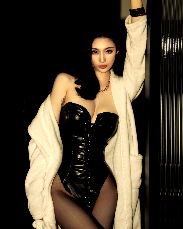 maymay_hitomi instagram image archive image